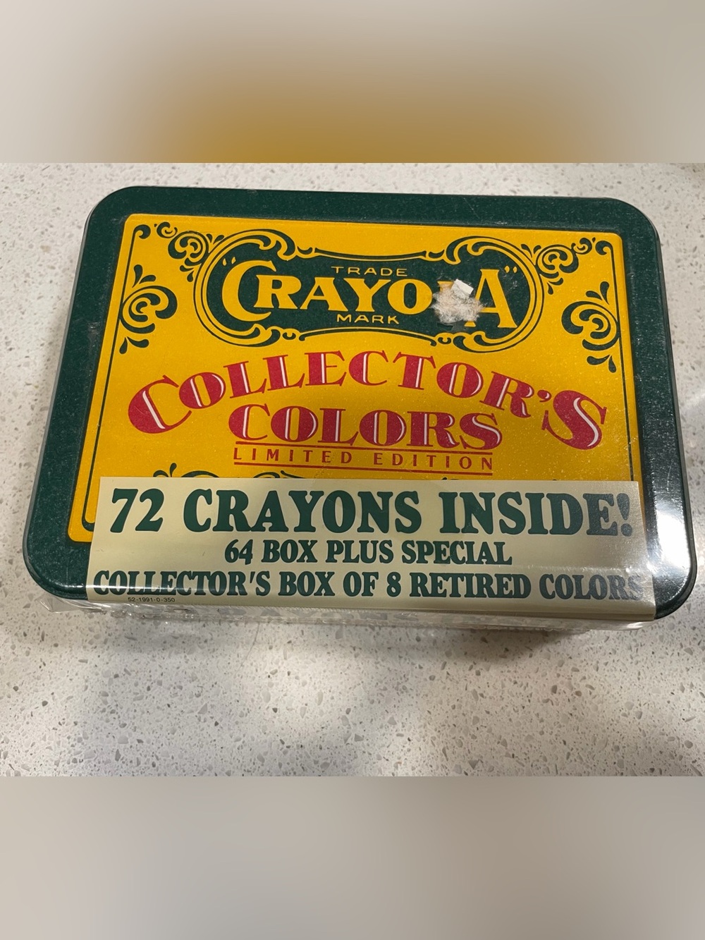 Sealed vintage crayola collector's colors limited edition tin with 72 crayons